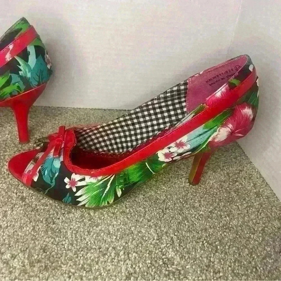 Naughty Monkey Red High Heels, size 8.5, Fun print - Picture 3 of 8